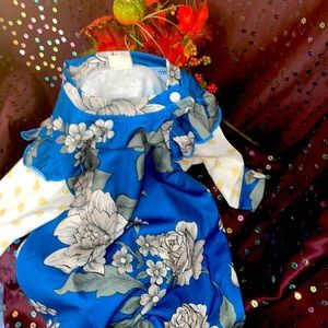 2 outfit bundle, includes both outfits